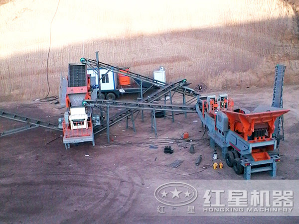 可移動(dòng)破碎站多臺(tái)聯(lián)機(jī)作業(yè) 可移動(dòng)破碎站多臺(tái)聯(lián)機(jī)作業(yè)