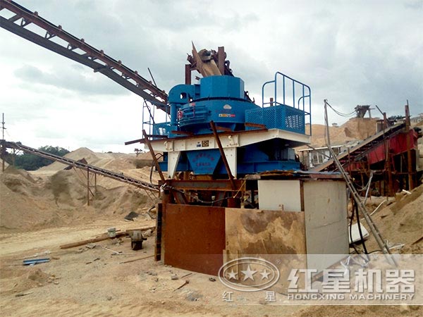 鋁礬土制砂機(jī)工作現(xiàn)場(chǎng) 鋁礬土制砂機(jī)工作現(xiàn)場(chǎng)