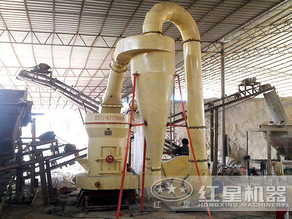 山東石膏雷蒙磨粉機加工現場 山東石膏雷蒙磨粉機加工現場