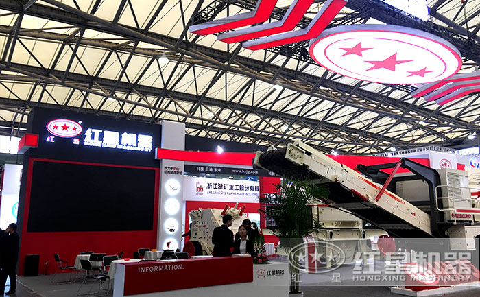 全自動(dòng)碎石機(jī)環(huán)保安全,在2018上海寶馬展現(xiàn)場(chǎng) 全自動(dòng)碎石機(jī)環(huán)保安全,在2018上海寶馬展現(xiàn)場(chǎng)