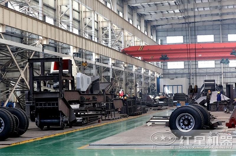 可流動(dòng)的全自動(dòng)錘式粉碎機(jī)車間生產(chǎn),工匠精神,性能優(yōu)良 可流動(dòng)的全自動(dòng)錘式粉碎機(jī)車間生產(chǎn),工匠精神,性能優(yōu)良