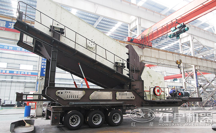 輪胎移動式河卵石破碎設(shè)備,中細(xì)碎反擊破+篩分一體機(jī),效能高節(jié)能、綠色環(huán)保