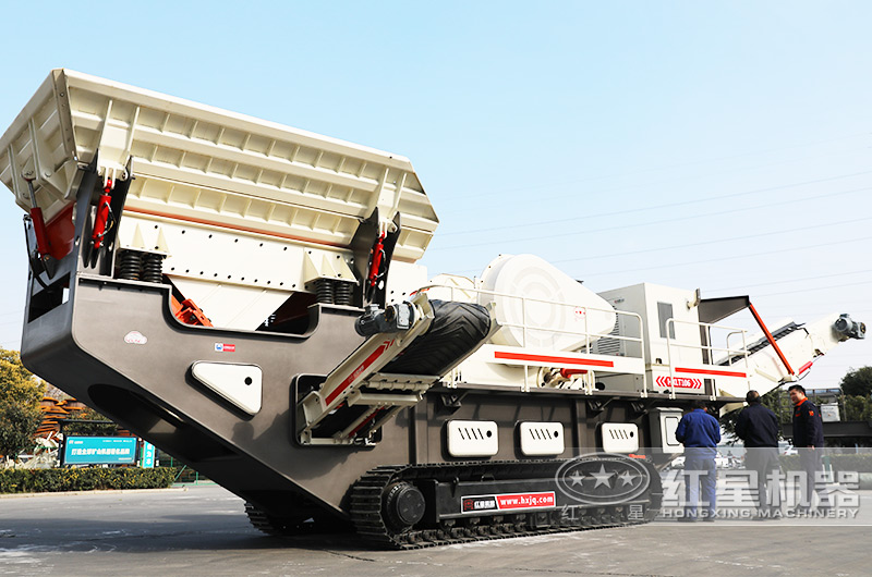 履帶移動鄂破機,給料+粗碎+傳輸,高產(chǎn)效能高