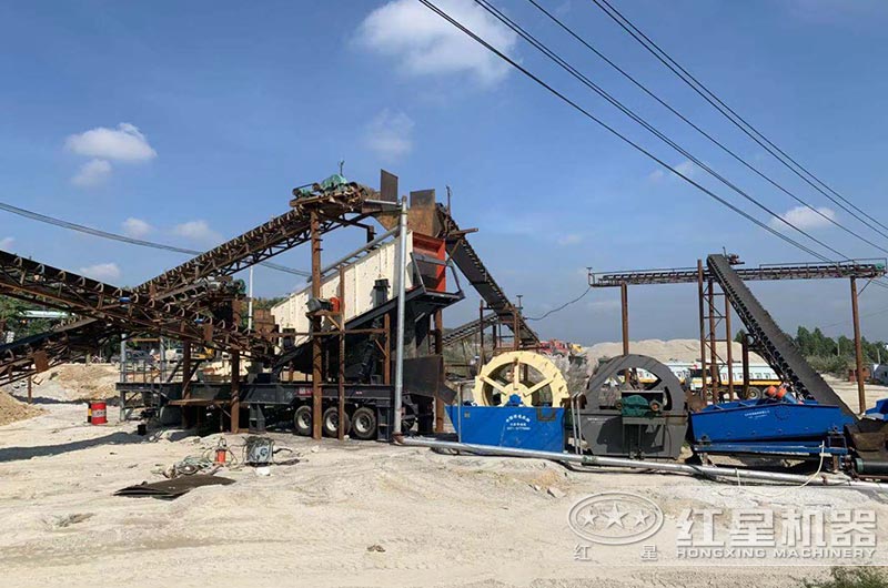 海南客戶(hù)移動(dòng)式制砂機(jī)生產(chǎn)現(xiàn)場(chǎng) 海南客戶(hù)移動(dòng)式制砂機(jī)生產(chǎn)現(xiàn)場(chǎng)