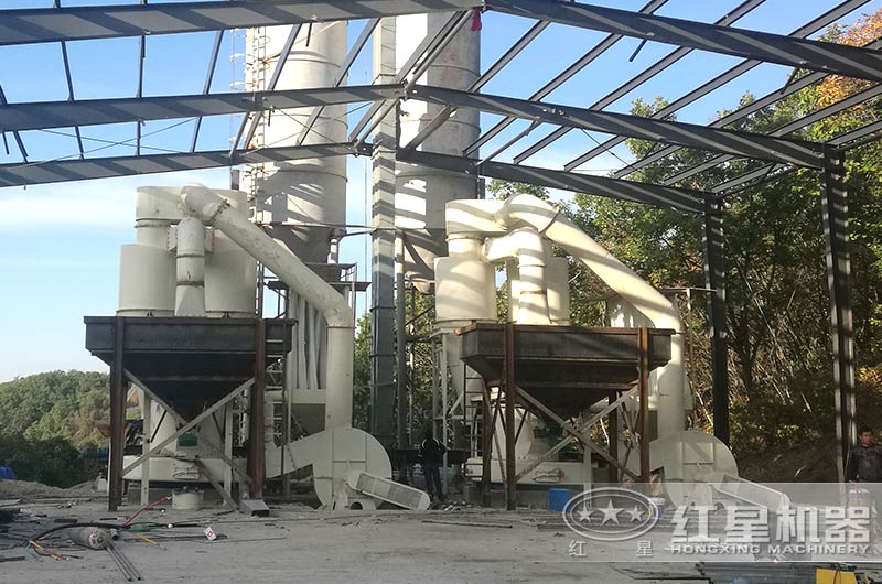 石料磨粉機生產(chǎn)現(xiàn)場圖 石料磨粉機生產(chǎn)現(xiàn)場圖