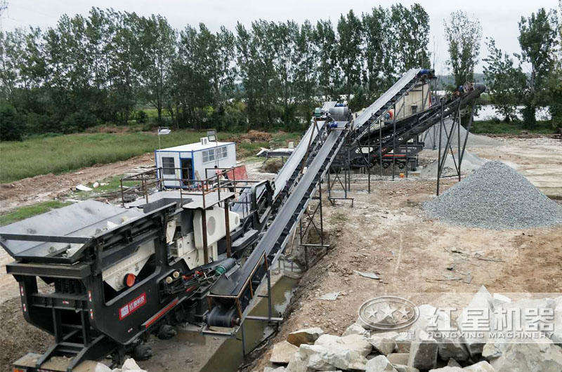 移動(dòng)式破碎機(jī)再生石子生產(chǎn)現(xiàn)場 移動(dòng)式破碎機(jī)再生石子生產(chǎn)現(xiàn)場
