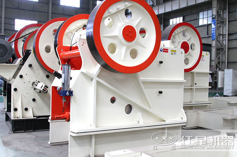 顎式破碎機設(shè)備圖片 顎式破碎機設(shè)備圖片