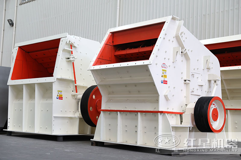 大型反擊式破碎機(jī)圖片 大型反擊式破碎機(jī)圖片