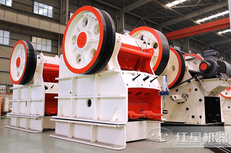 大型顎式破碎機(jī) 大型顎式破碎機(jī)