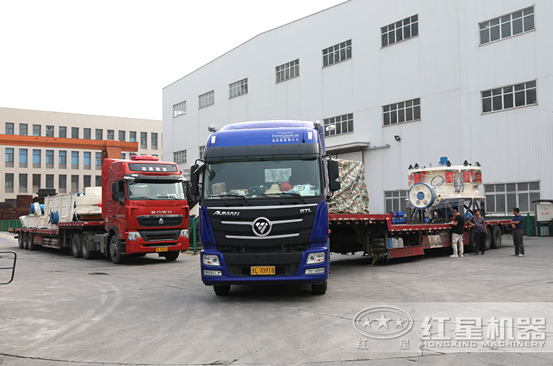 液壓巖石破碎機設(shè)備發(fā)貨中 液壓巖石破碎機設(shè)備發(fā)貨中