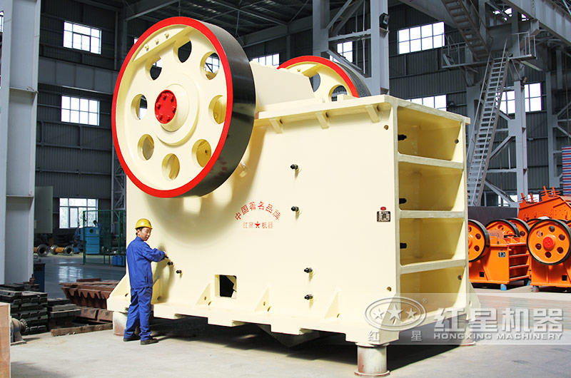 1200x1500顎式破碎機(jī)設(shè)備實拍圖 1200x1500顎式破碎機(jī)設(shè)備實拍圖