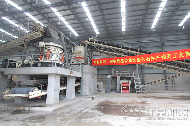 大型破碎石子機(jī)作業(yè)現(xiàn)場圖 大型破碎石子機(jī)作業(yè)現(xiàn)場圖
