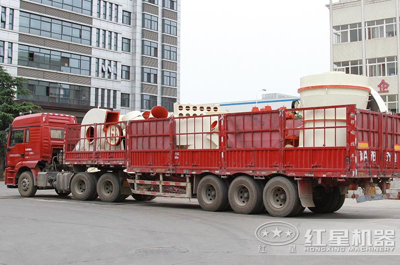 大型雷蒙磨粉機設備發貨圖 大型雷蒙磨粉機設備發貨圖