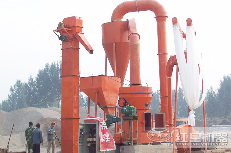 雷蒙磨粉機工作現(xiàn)場圖片 雷蒙磨粉機工作現(xiàn)場圖片