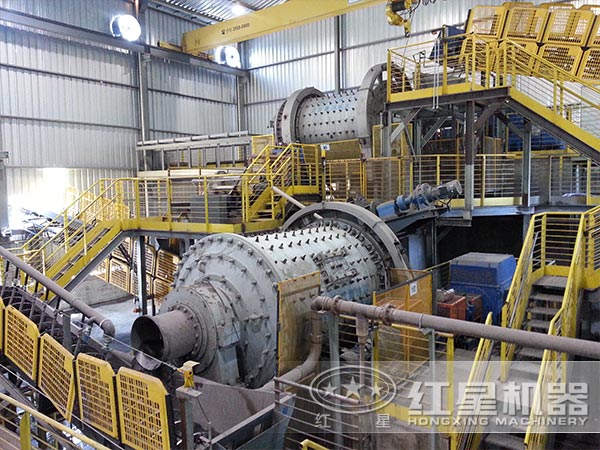 球磨機工作現場 球磨機工作現場