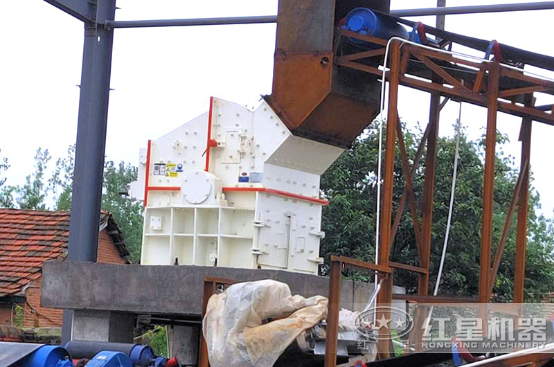 新型細碎機生產(chǎn)現(xiàn)場圖片 新型細碎機生產(chǎn)現(xiàn)場圖片