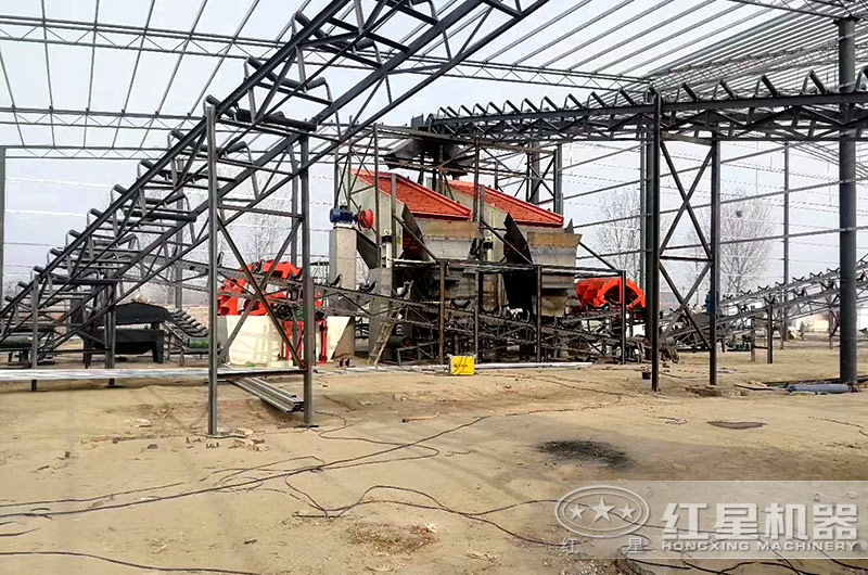 大型水洗砂生產線客戶現場搭建 大型水洗砂生產線客戶現場搭建