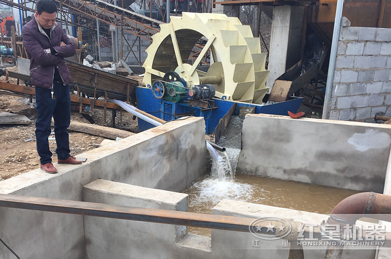 輪斗式洗砂機作業現場 輪斗式洗砂機