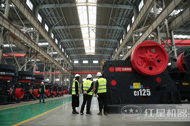 俄羅斯客戶來廠參觀CJ鄂破機 俄羅斯客戶來廠參觀CJ鄂破機