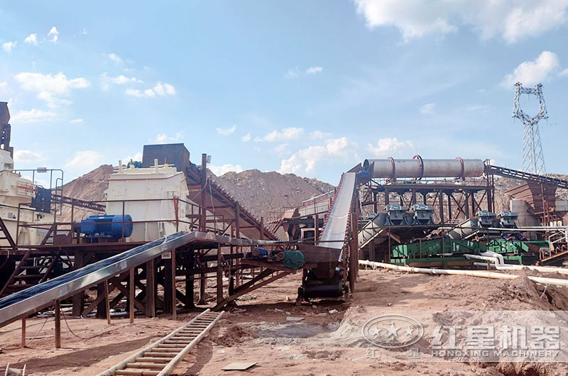 反擊破碎機(jī)作業(yè)現(xiàn)場(chǎng) 反擊破碎機(jī)作業(yè)現(xiàn)場(chǎng)