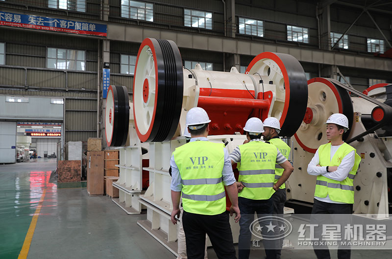 客戶一行來廠考察石頭碎砂設備 客戶一行來廠考察石頭碎砂設備
