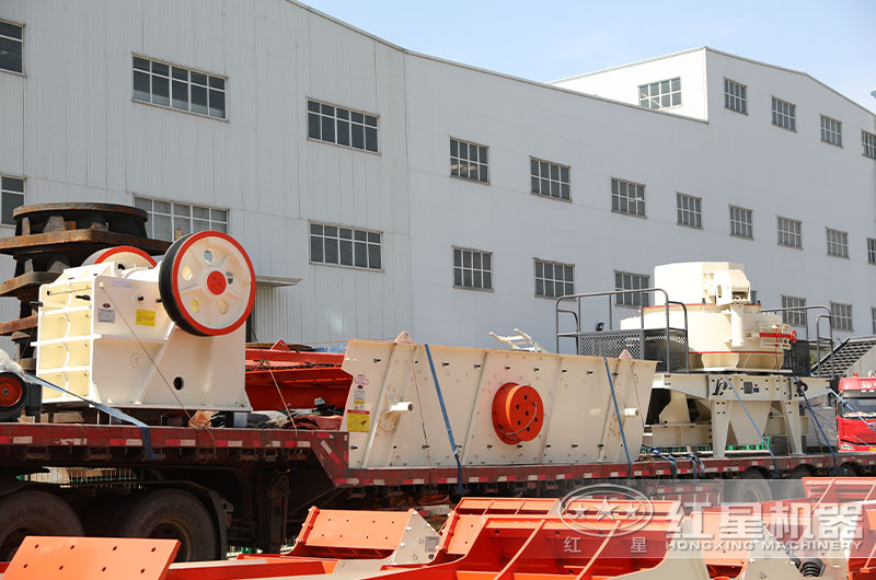 尾礦制砂設(shè)備發(fā)貨現(xiàn)場(chǎng) 尾礦制砂設(shè)備發(fā)貨現(xiàn)場(chǎng)